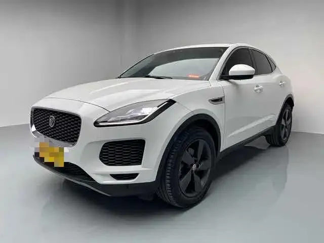 Jaguar E-PACE — фото 1