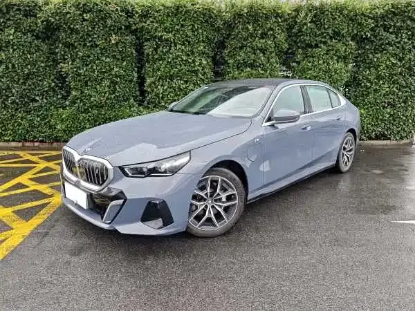 BMW i5 — фото 1
