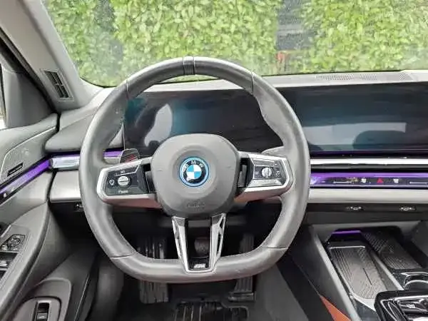 BMW i5 — фото 7