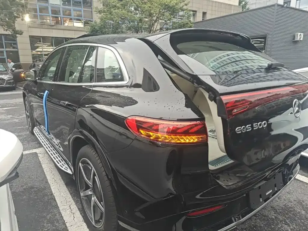 Mercedes-Benz EQS SUV — фото 10