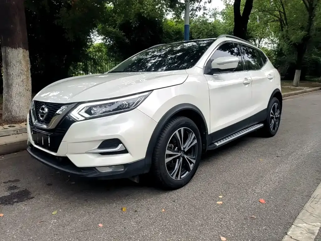 Nissan Qashqai — фото 1