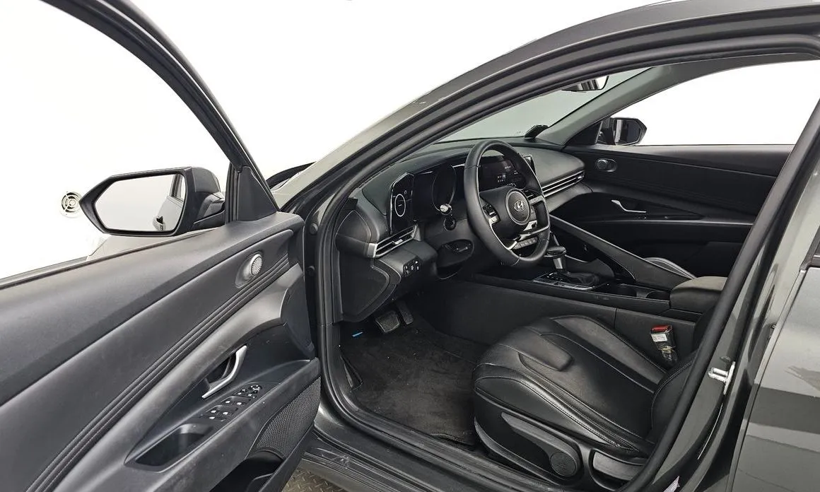 Hyundai AVANTE — фото 3