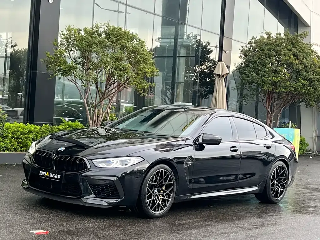 BMW M8 — фото 1