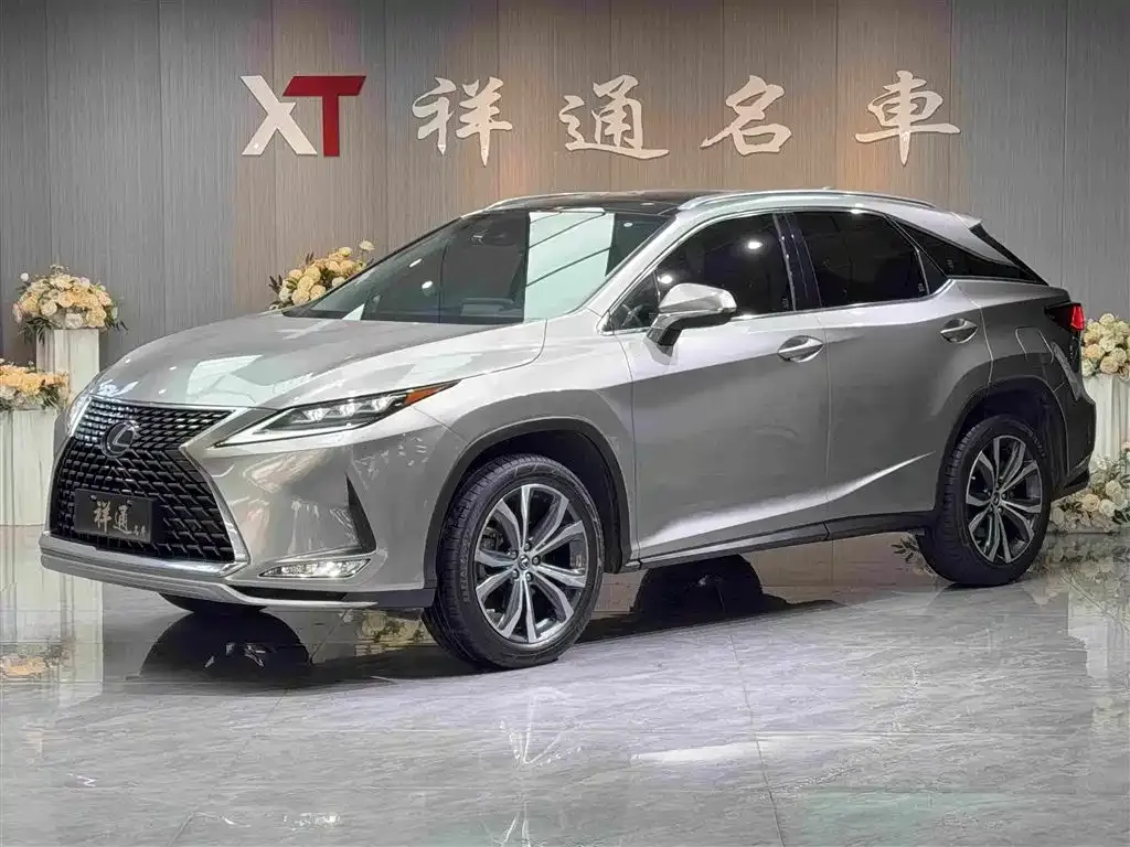 Lexus RX — фото 1