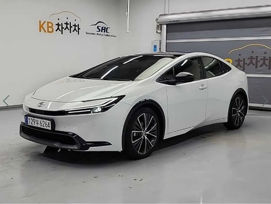 Toyota Prius — фото 1