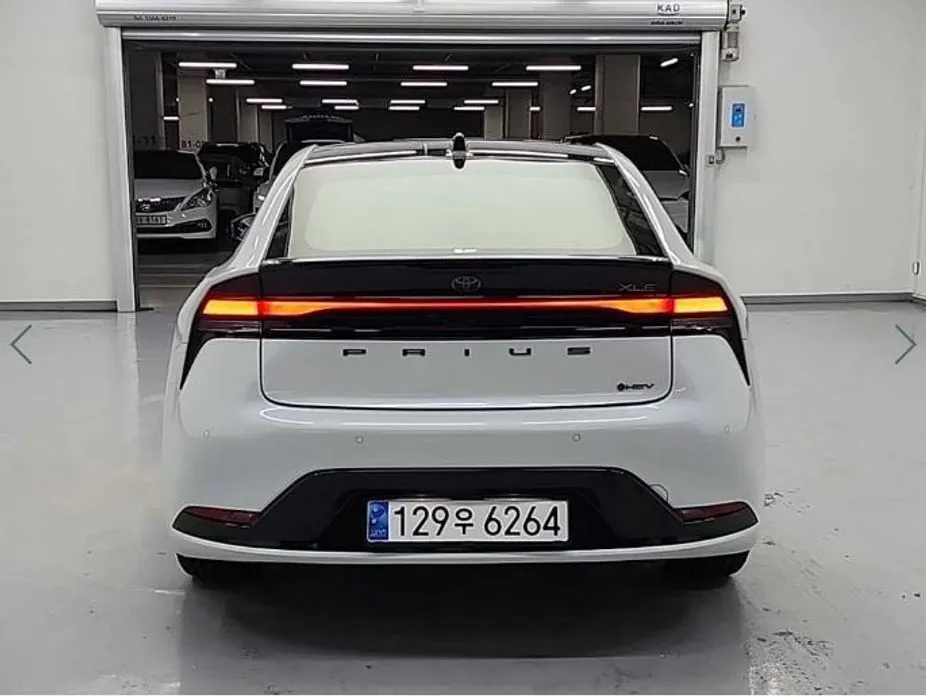 Toyota Prius — фото 3