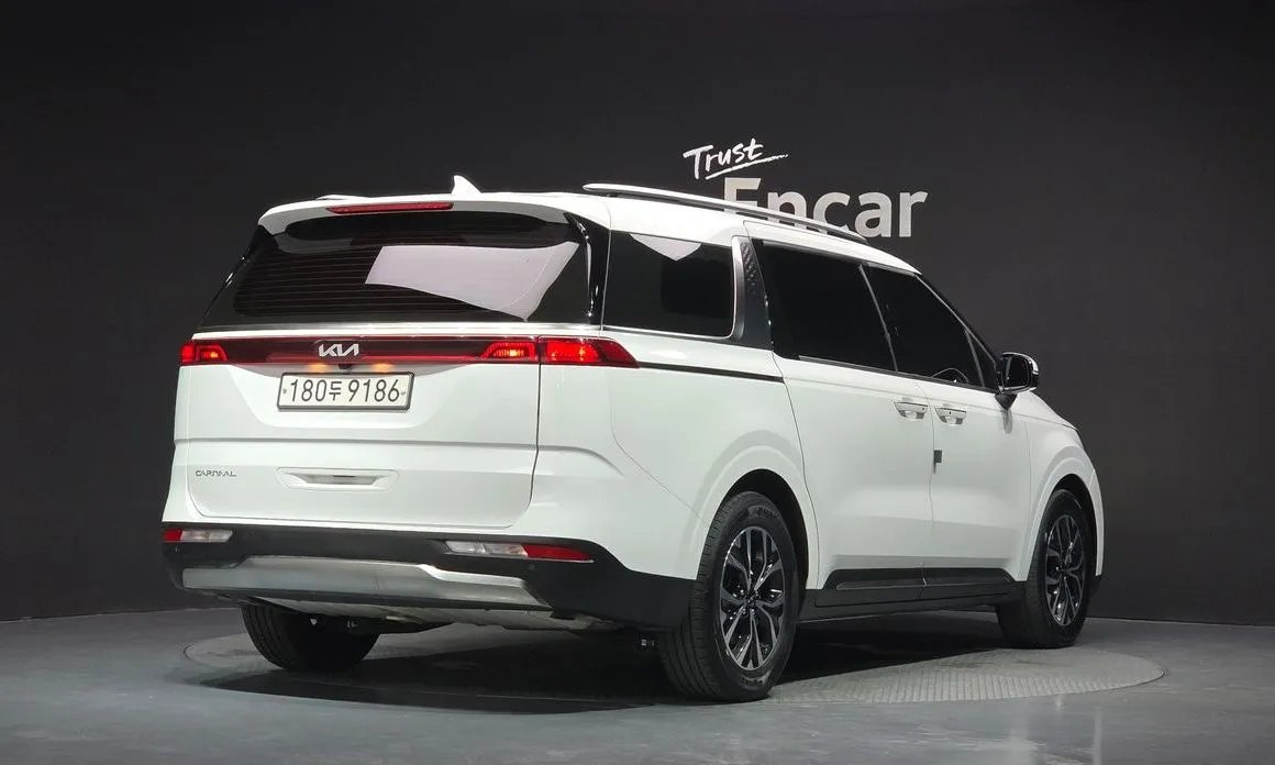 Kia Carnival — фото 5