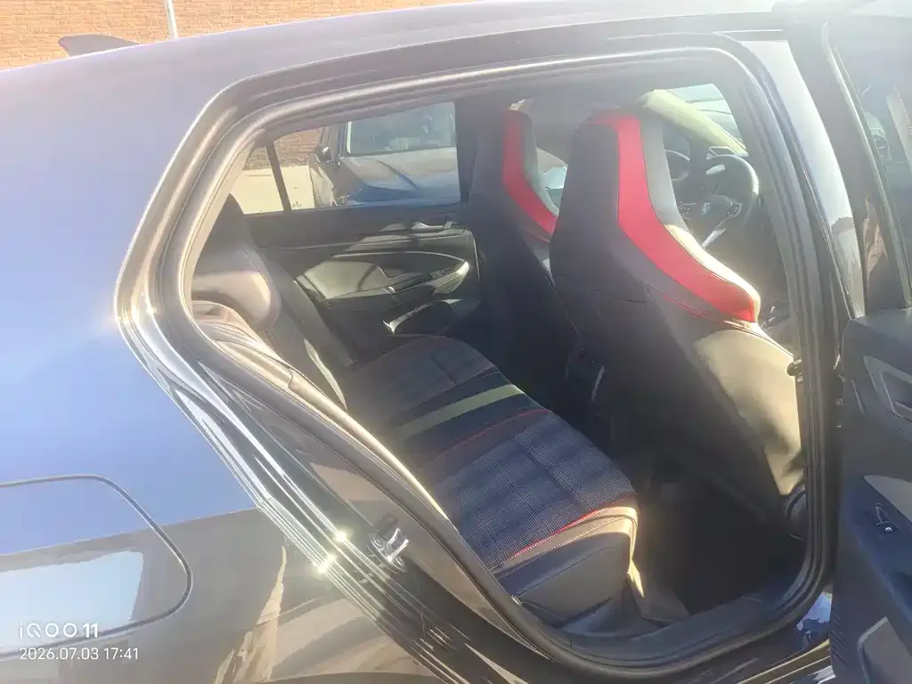 Volkswagen Golf GTI — фото 5