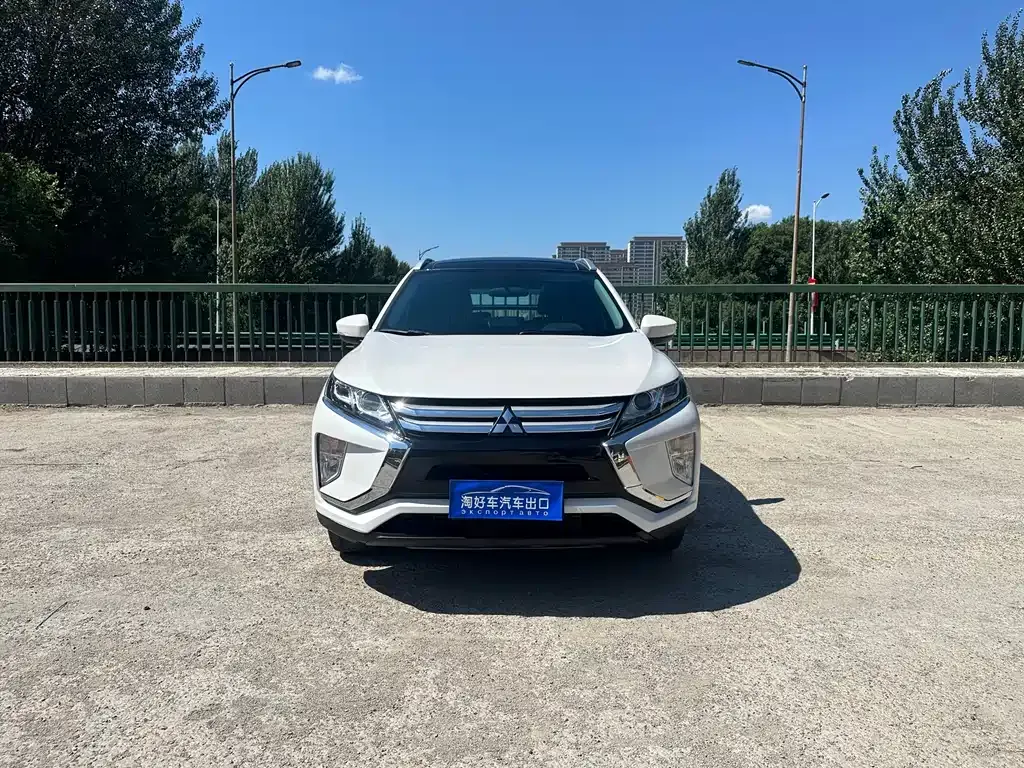 Mitsubishi Eclipse Cross — фото 10