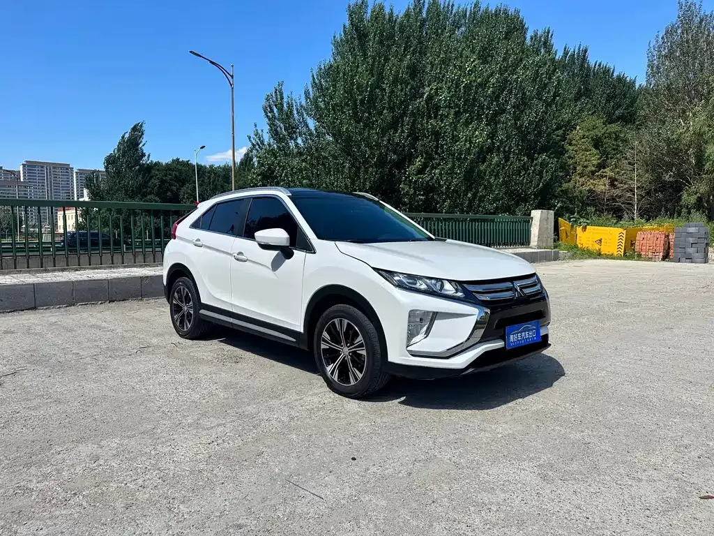 Mitsubishi Eclipse Cross — фото 6