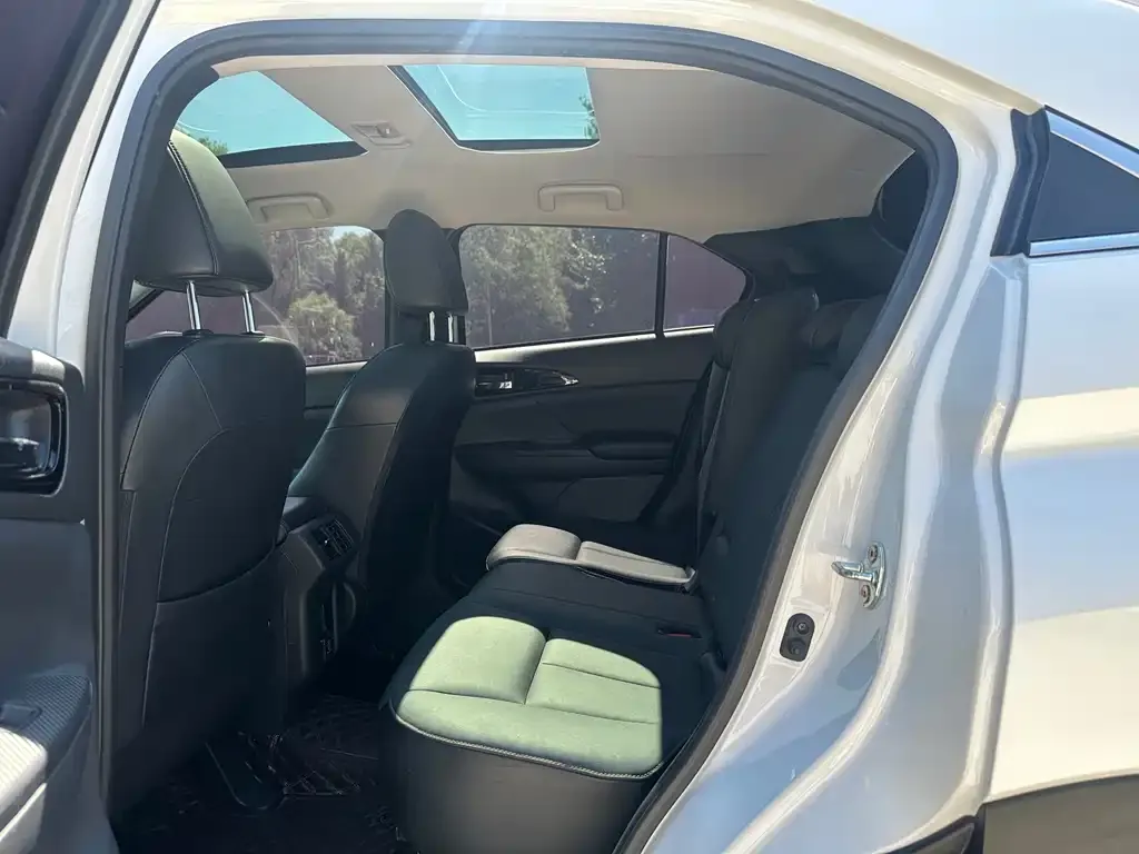 Mitsubishi Eclipse Cross — фото 2