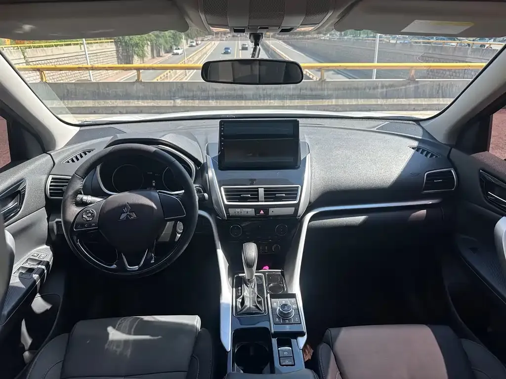 Mitsubishi Eclipse Cross — фото 3