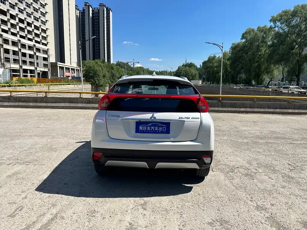 Mitsubishi Eclipse Cross — фото 9