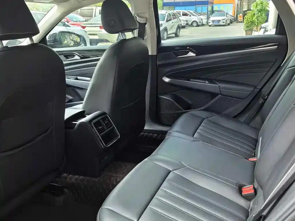 Volkswagen Passat — фото 2