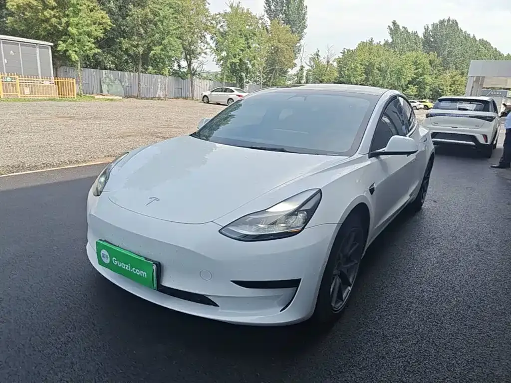 Tesla Model 3 — фото 4