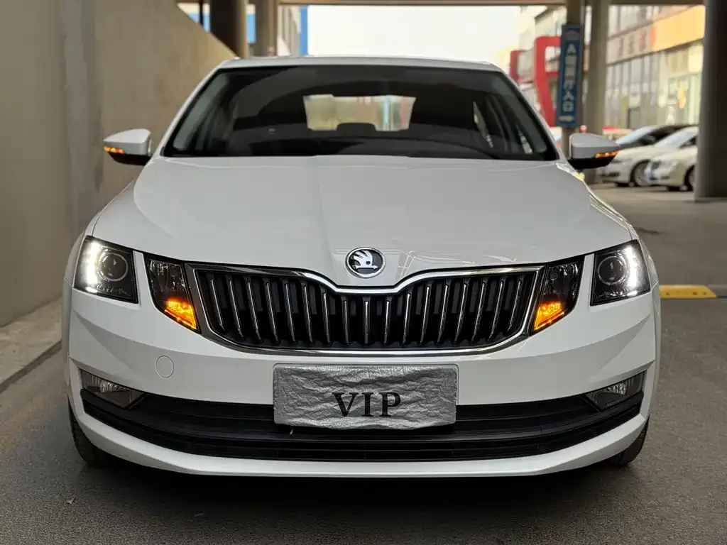 Skoda Octavia — фото 10