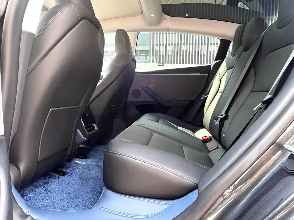 Tesla Model 3 — фото 3