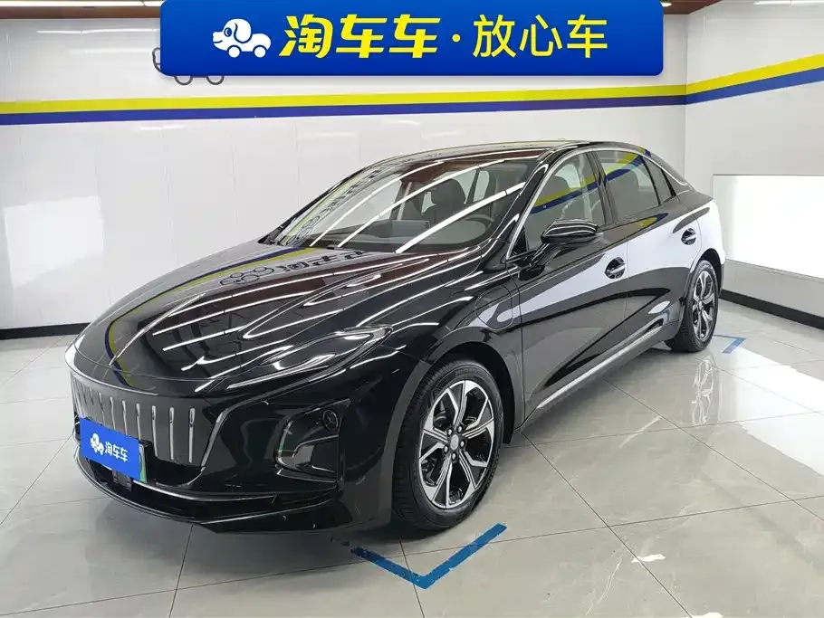 Hongqi E-QM5 — фото 1