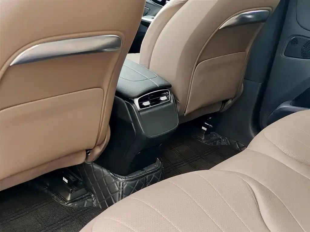 Mercedes-Benz EQE SUV — фото 3