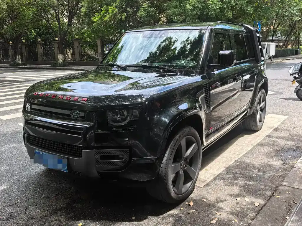 Land Rover Defender — фото 1