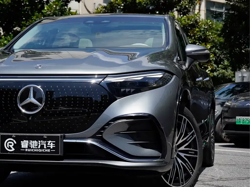 Mercedes-Benz EQS SUV — фото 10