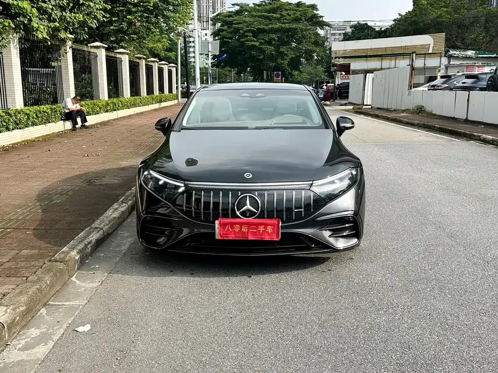Mercedes-Benz EQS AMG — фото 10