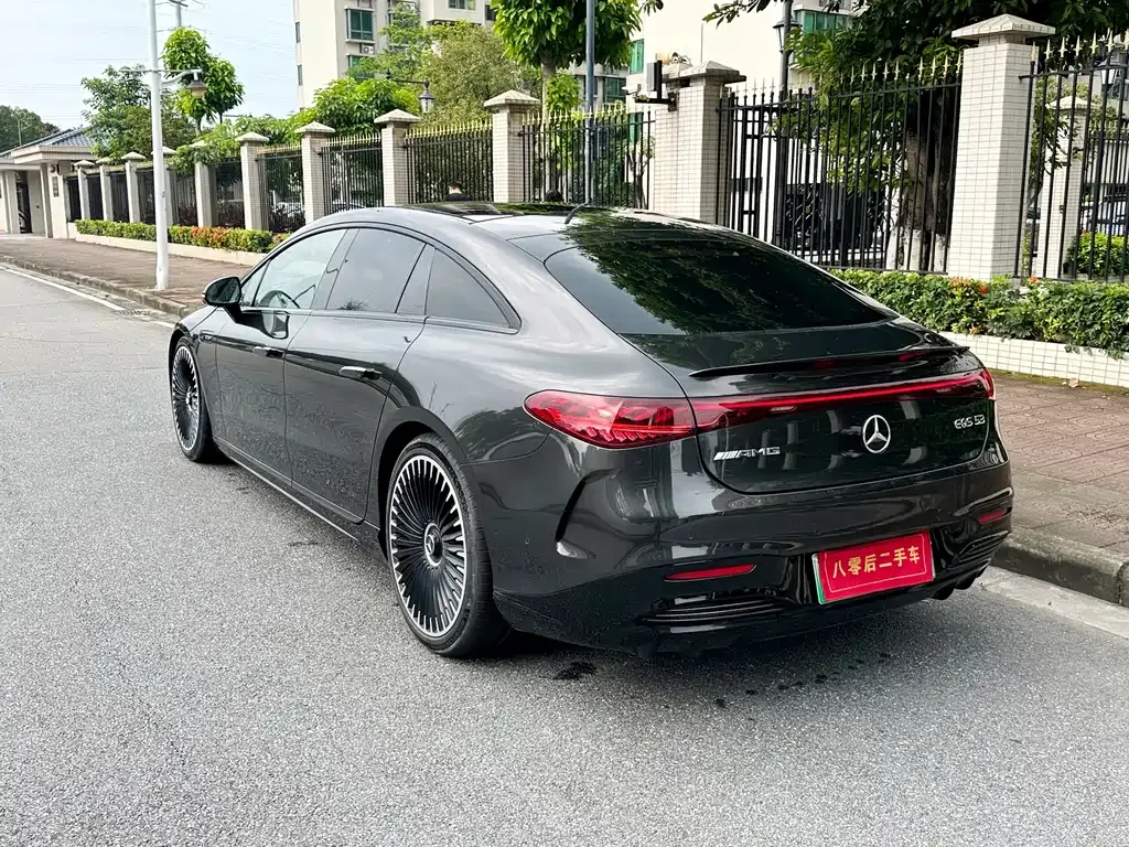 Mercedes-Benz EQS AMG — фото 9
