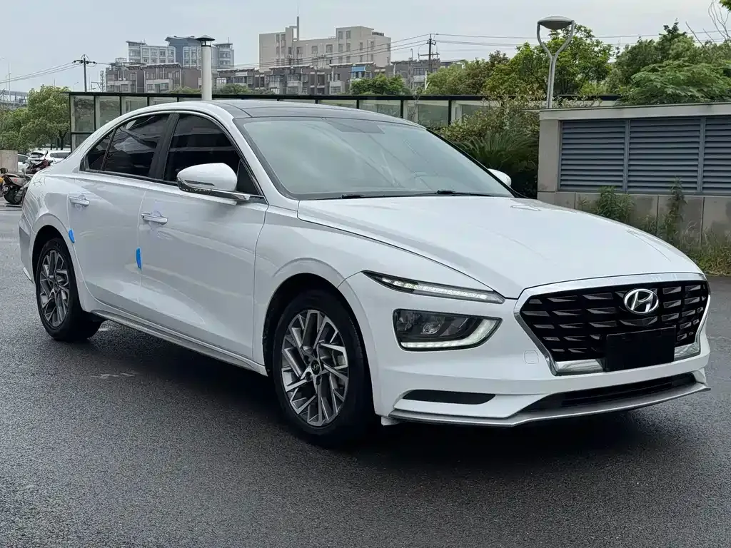 Hyundai Mistra — фото 6