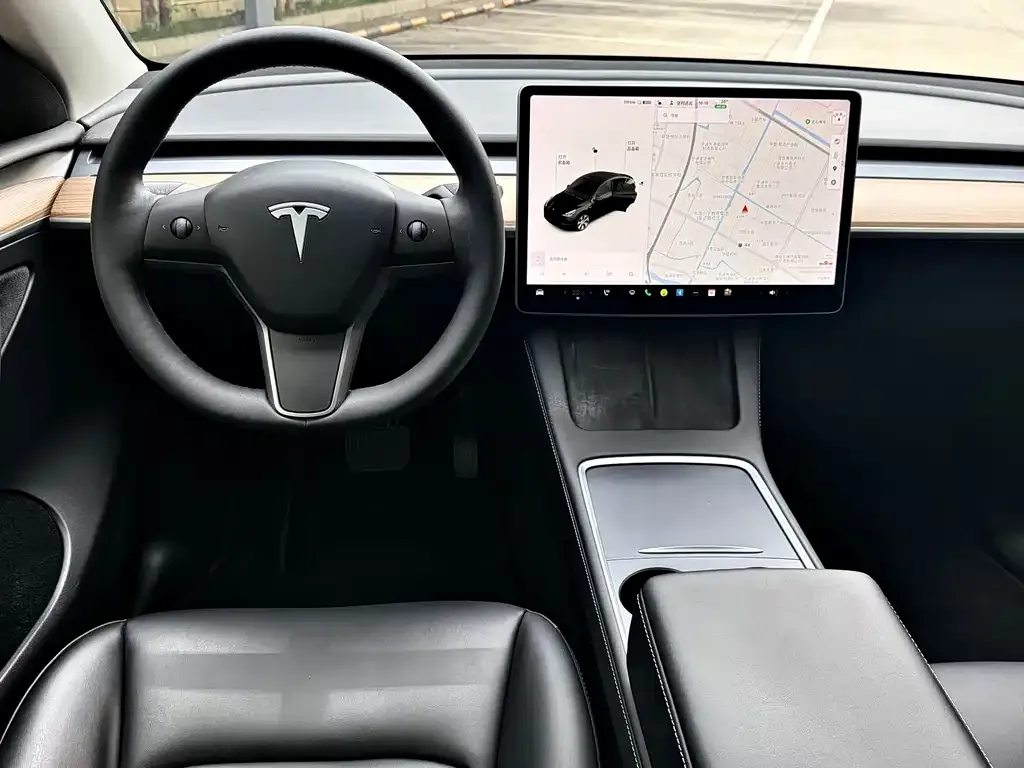 Tesla Model Y — фото 5