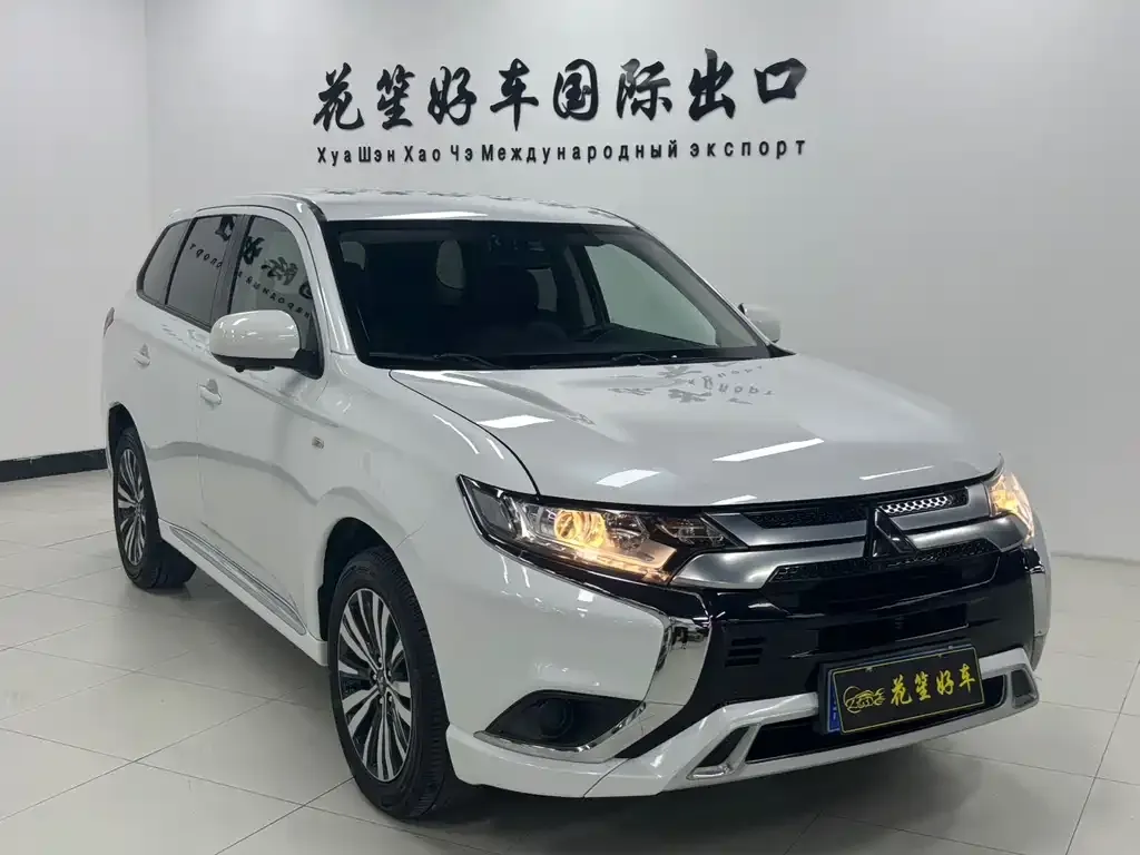 Mitsubishi Outlander — фото 6