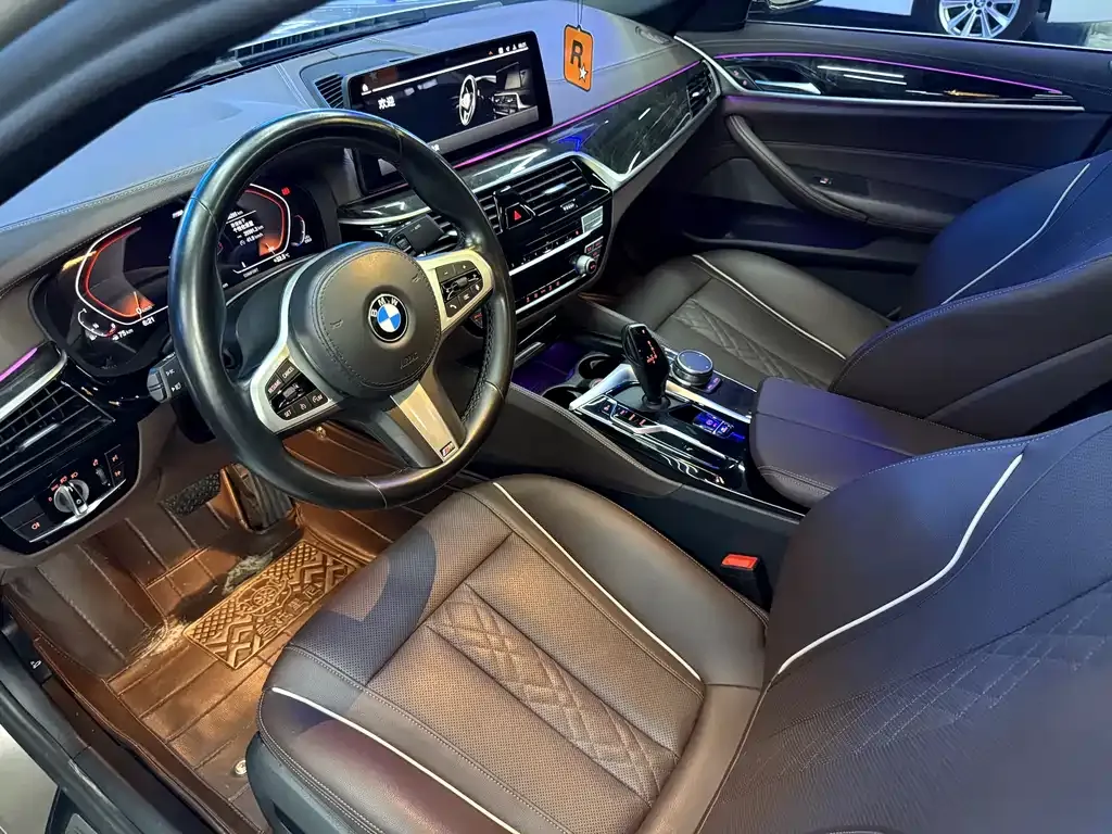 BMW 5 Series — фото 10