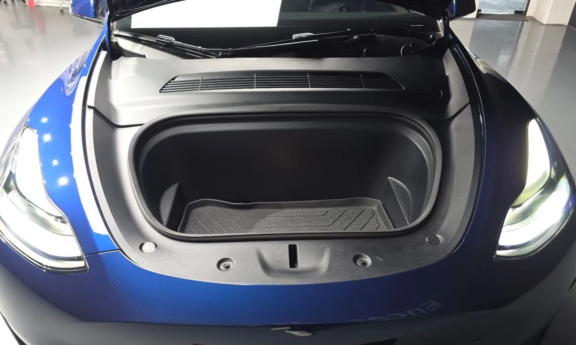 Tesla Model Y — фото 6