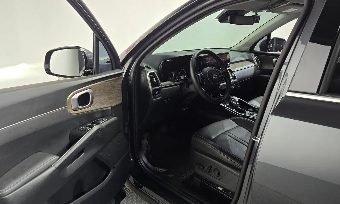 Kia Sorento — фото 10