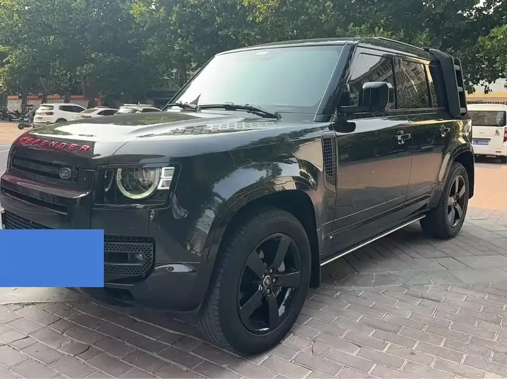 Land Rover Defender — фото 1