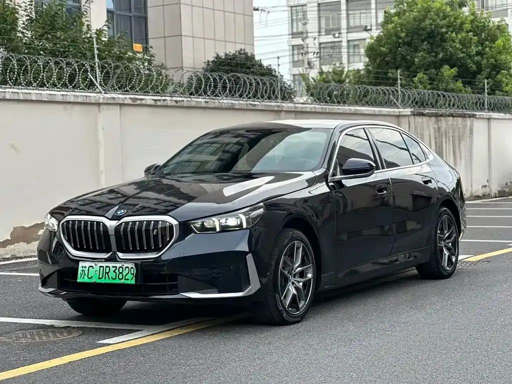BMW i5 — фото 5