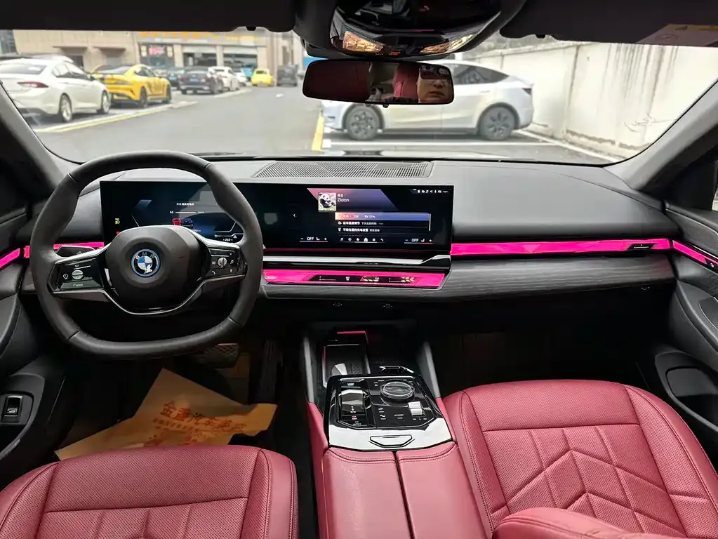 BMW i5 — фото 3