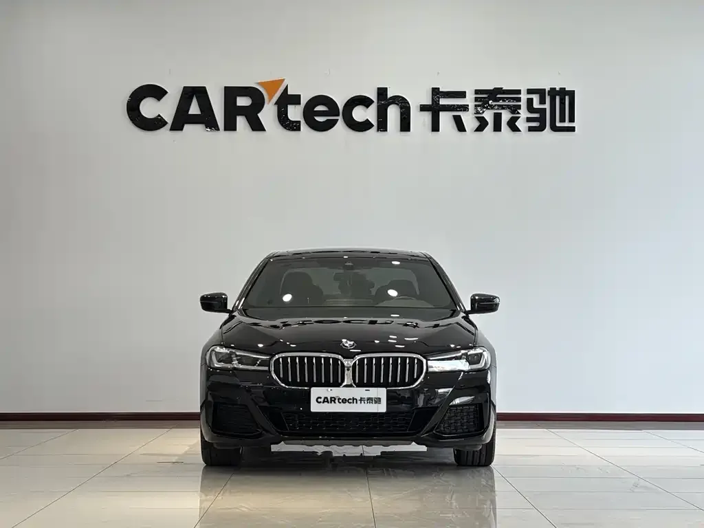 BMW 5 Series — фото 2