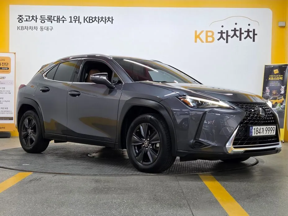 Lexus UX — фото 9