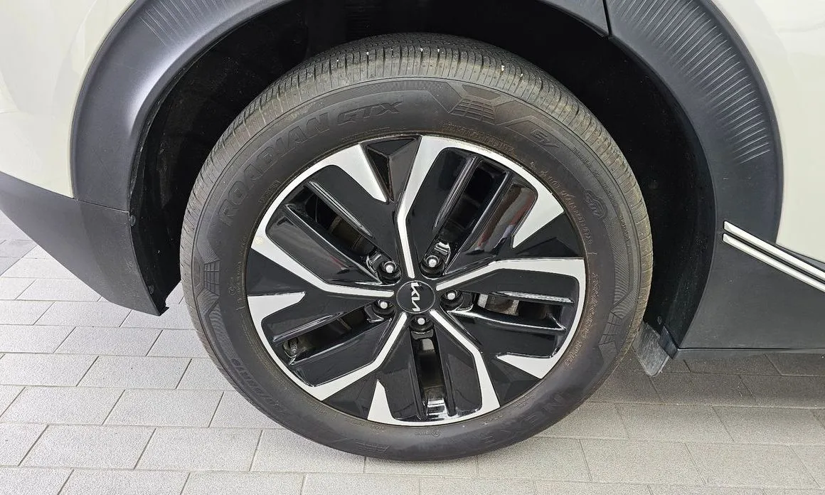 Kia EV6 — фото 9