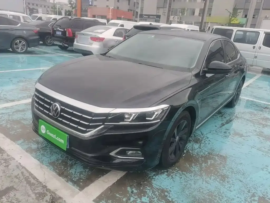 Volkswagen Passat — фото 1