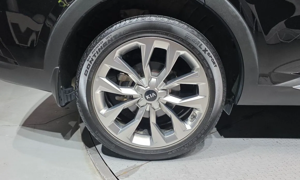 Kia Sorento — фото 7