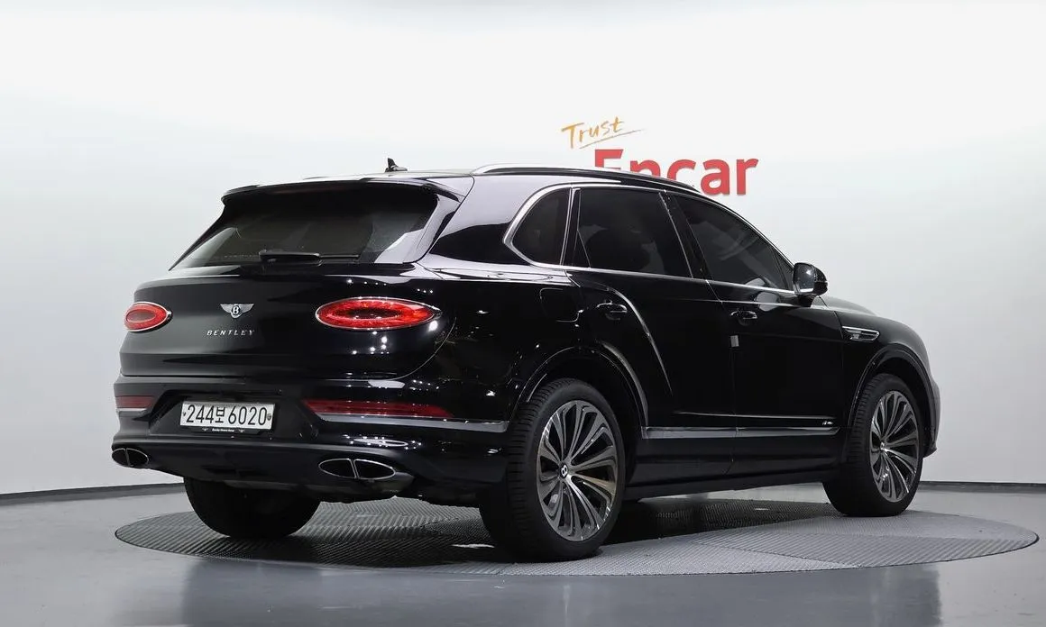 Bentley Bentayga — фото 2
