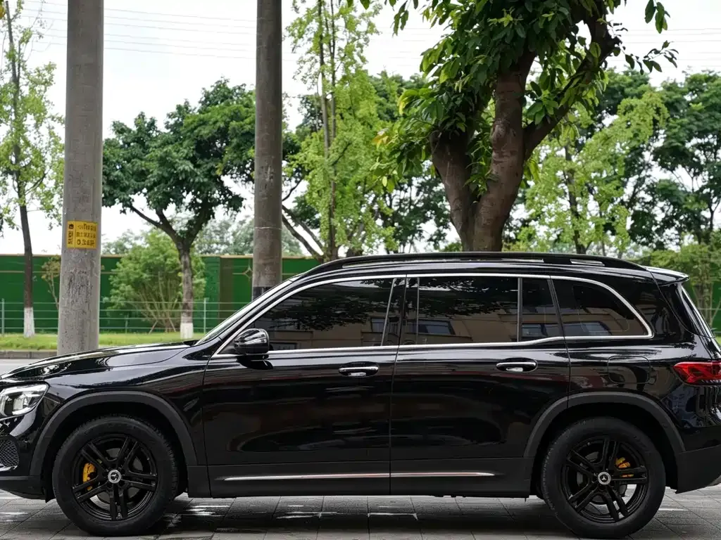 Mercedes-Benz GLB — фото 10