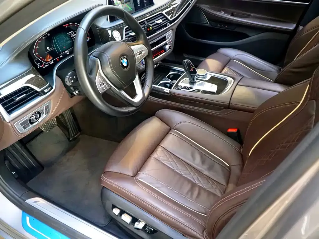 BMW 7 Series — фото 3