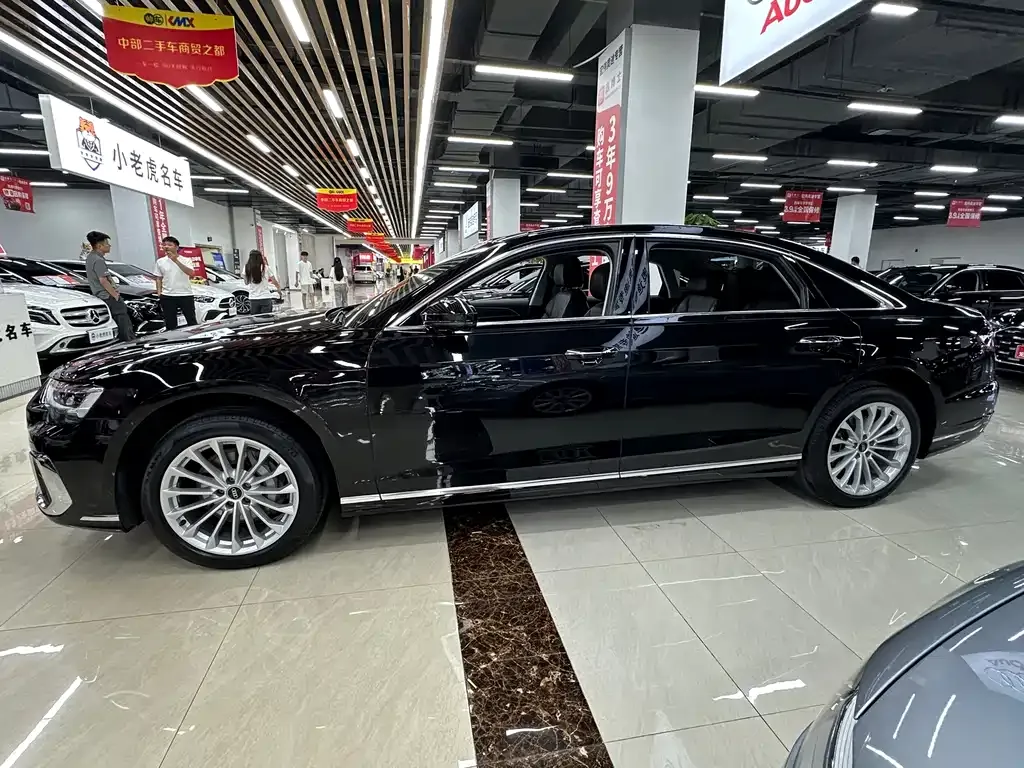 Audi A8 — фото 5