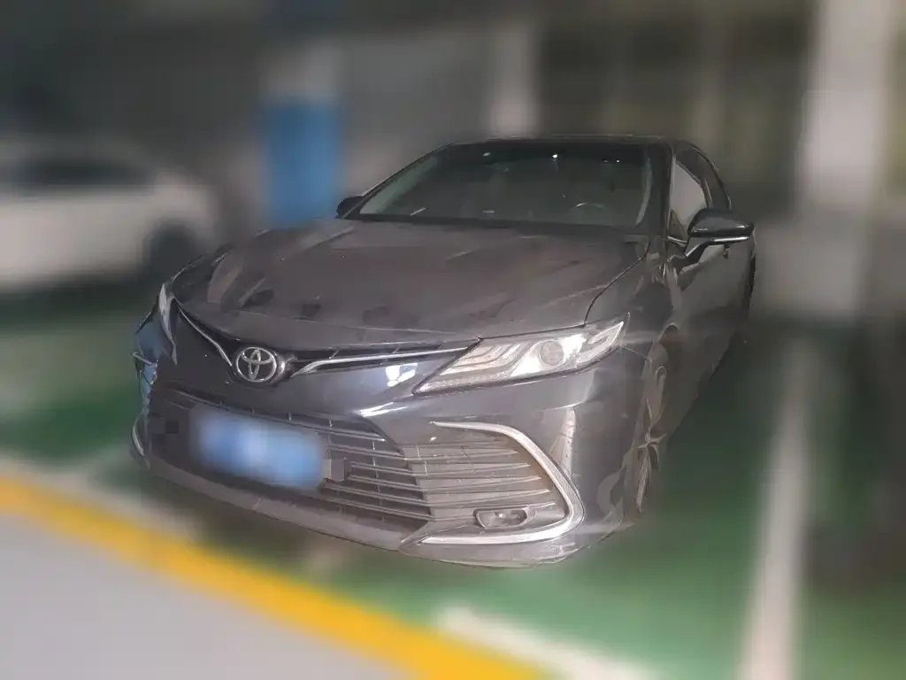 Toyota Camry — фото 5
