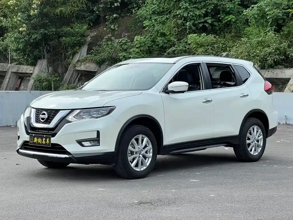 Nissan X-Trail — фото 1