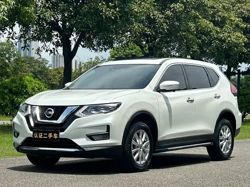 Nissan X-Trail — фото 1