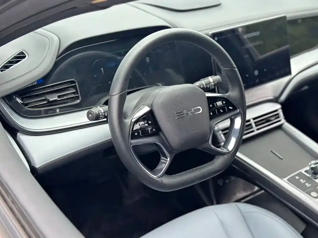 BYD Seal — фото 3