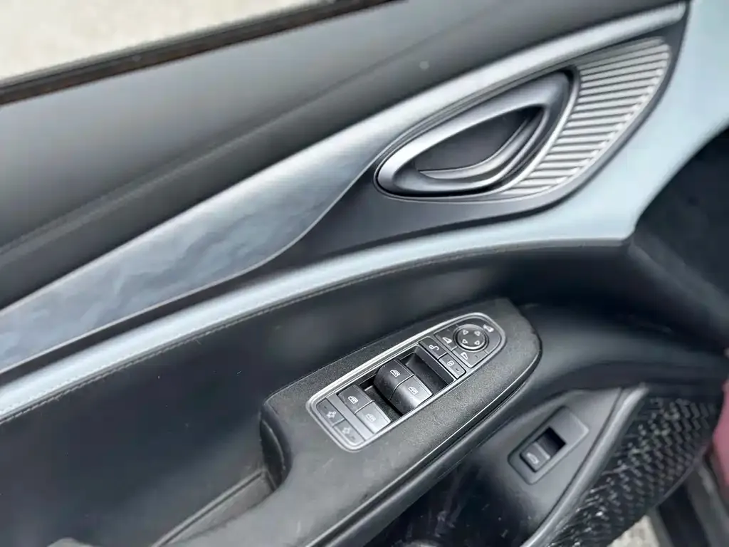 BYD Seal — фото 2
